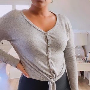 Super cute tied long sleeve. Sooo comfy.